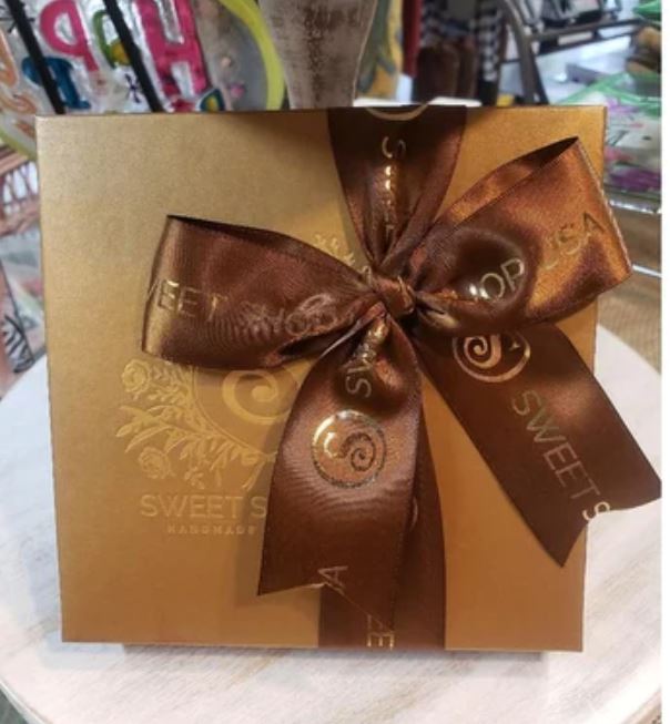 Signature Collection 8pc Milk and Dark Nutty Fudge Love